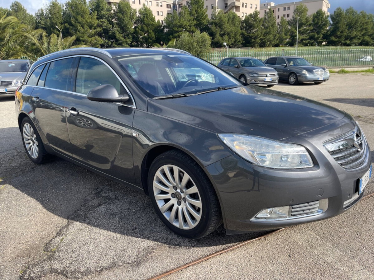 Opel Insignia Station Wagon CDTI 160CV Sports Cosmo (4)