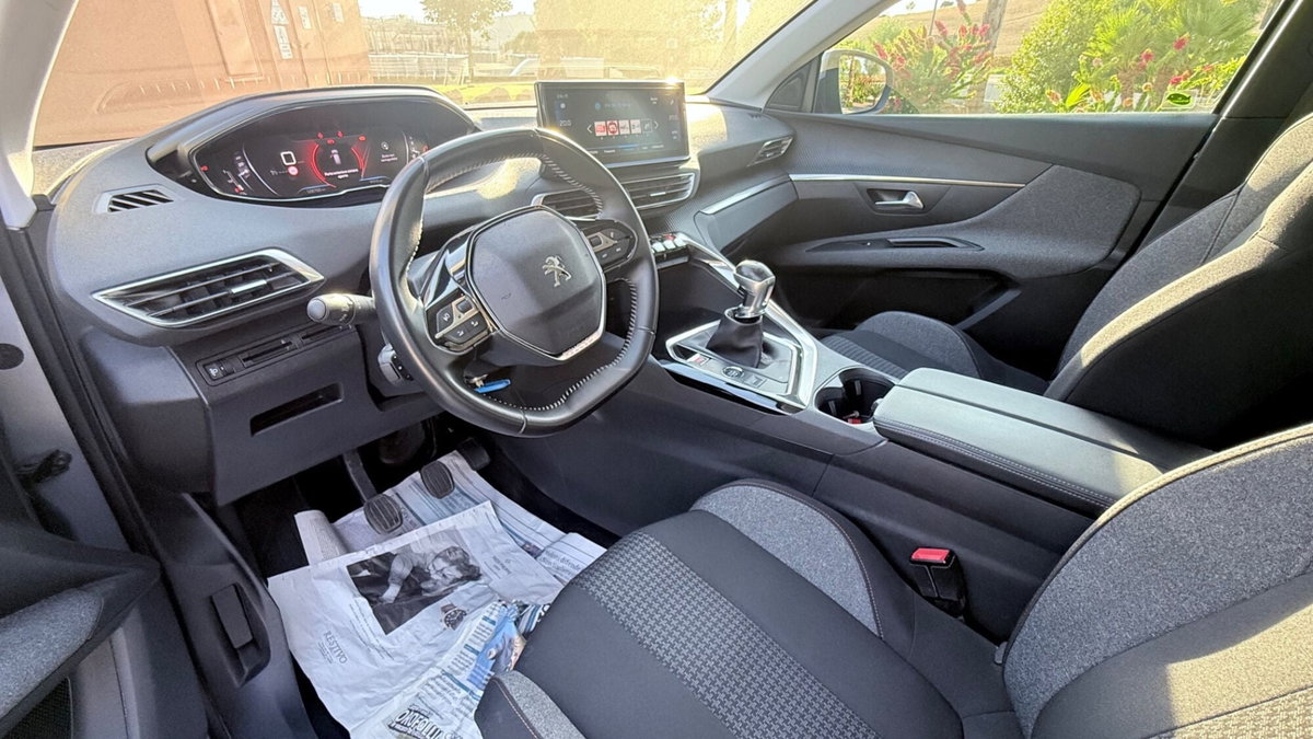 Peugeot 3008 BlueHDi 130 S&S Allure Pack (13)