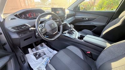 Peugeot 3008 BlueHDi 130 S&S Allure Pack (13)
