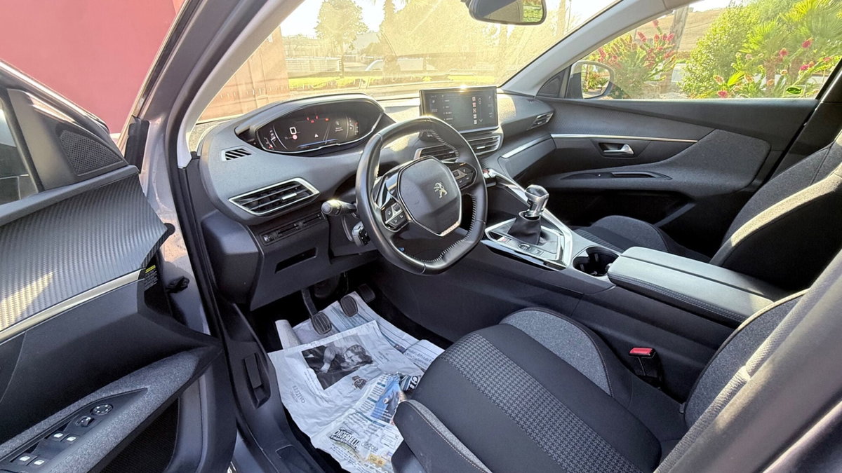Peugeot 3008 BlueHDi 130 S&S Allure Pack (14)