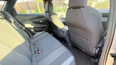 Peugeot 3008 BlueHDi 130 S&S Allure Pack (8)