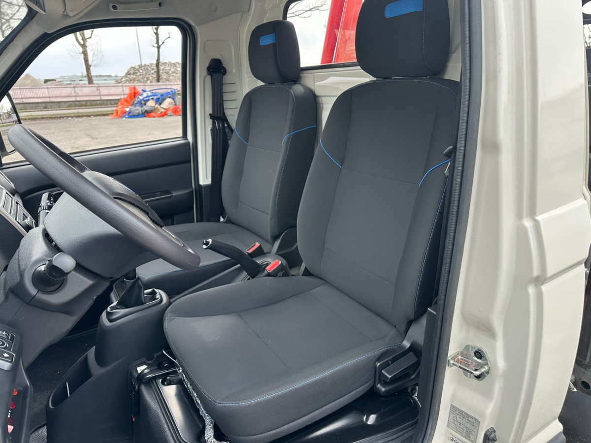 Piaggio Porter Cabinato NP6 LPG long range 3070 chassis Pro (16)