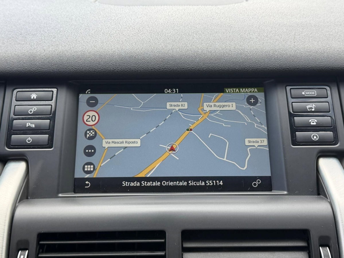 Land Rover Discovery Sport 2.0 TD4 150 CV SE (18)