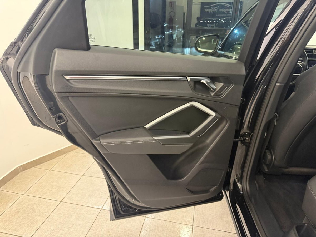 Audi Q3 Sportback 35 TDI quattro S tronic S line edition (13)