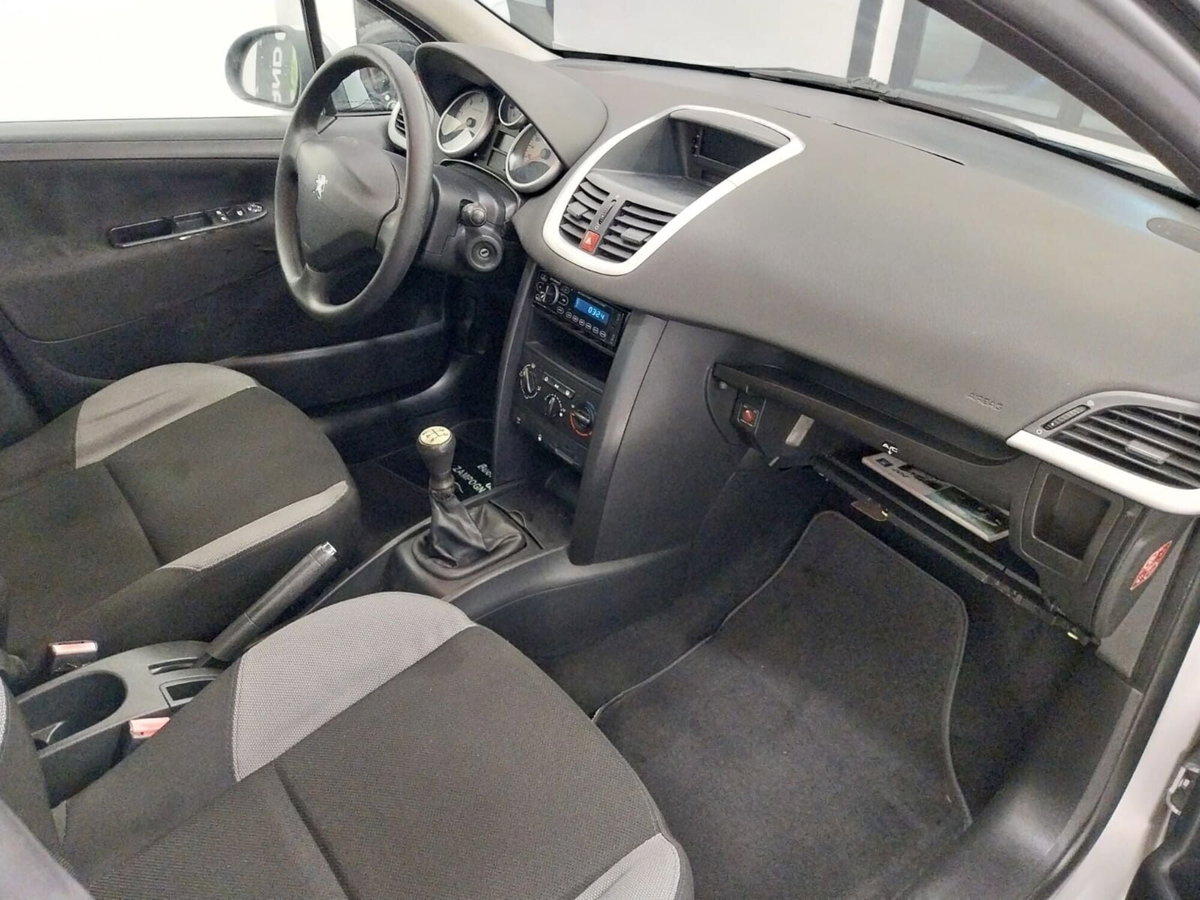 Peugeot 207 HDi 70CV 5p. XS (10)