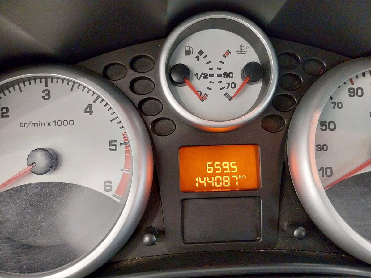 Peugeot 207 HDi 70CV 5p. XS (12)
