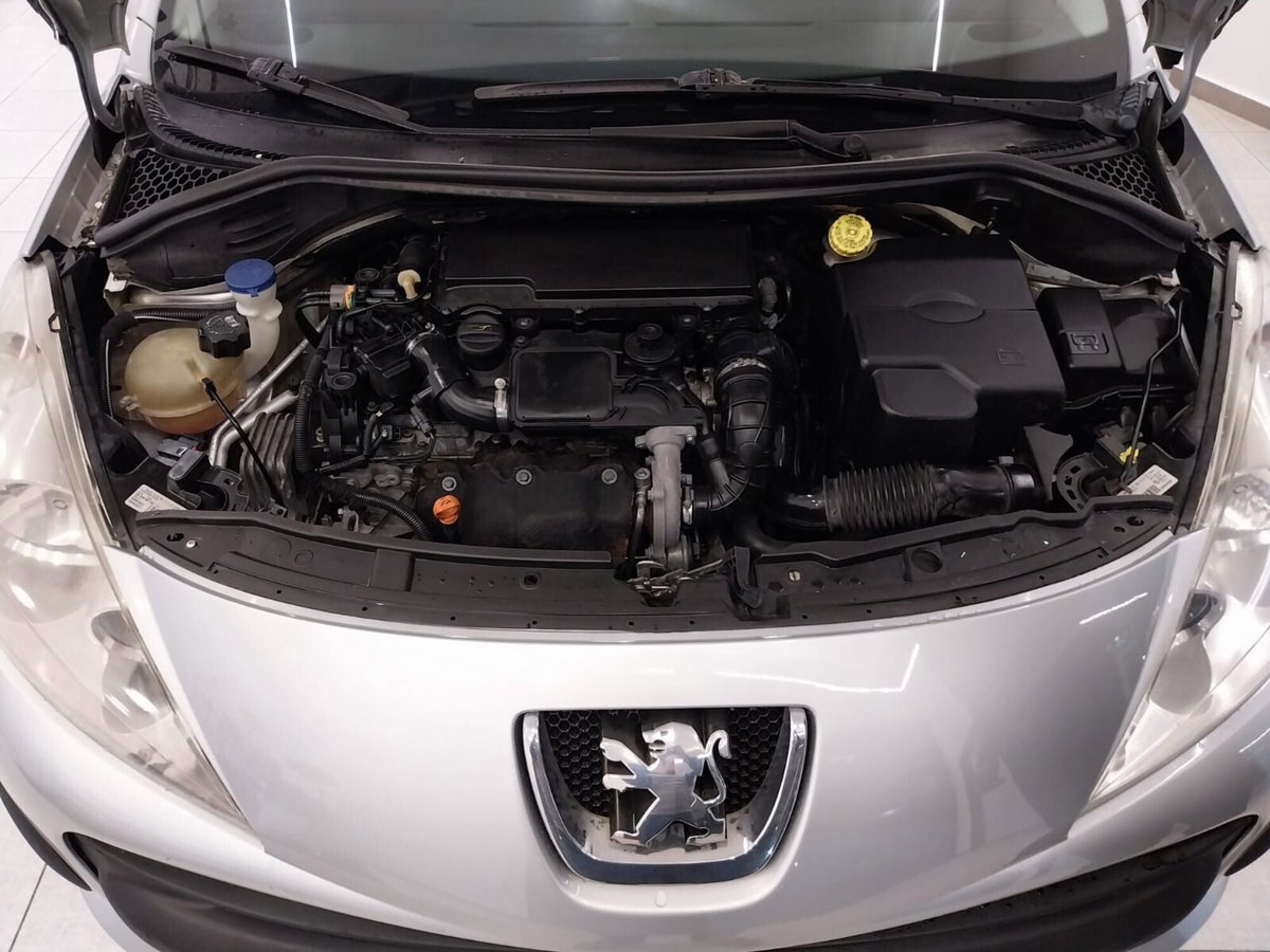 Peugeot 207 HDi 70CV 5p. XS (16)