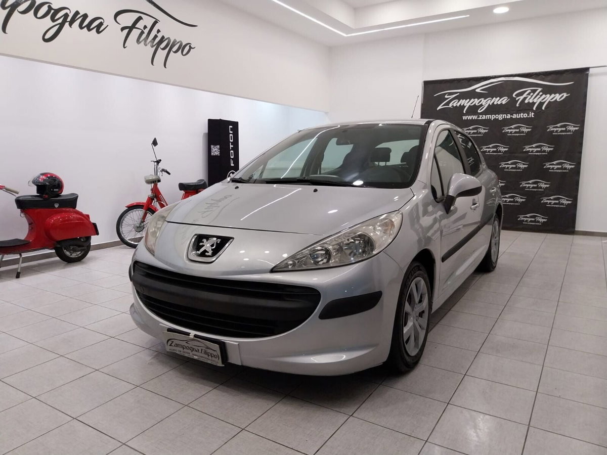 Peugeot 207 HDi 70CV 5p. XS (2)