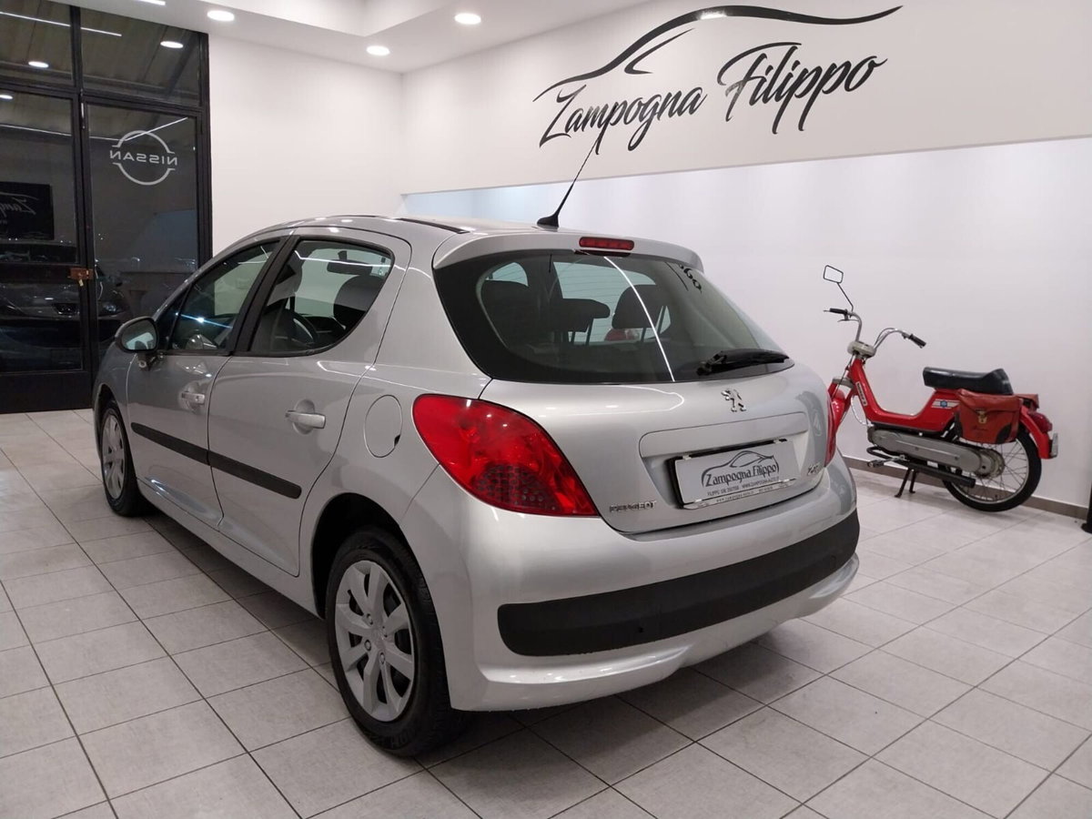 Peugeot 207 HDi 70CV 5p. XS (4)