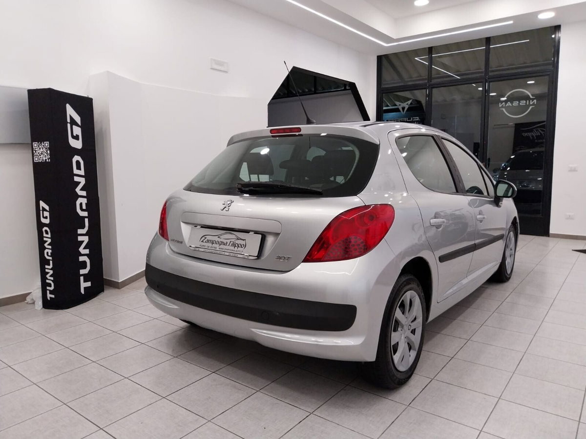 Peugeot 207 HDi 70CV 5p. XS (7)