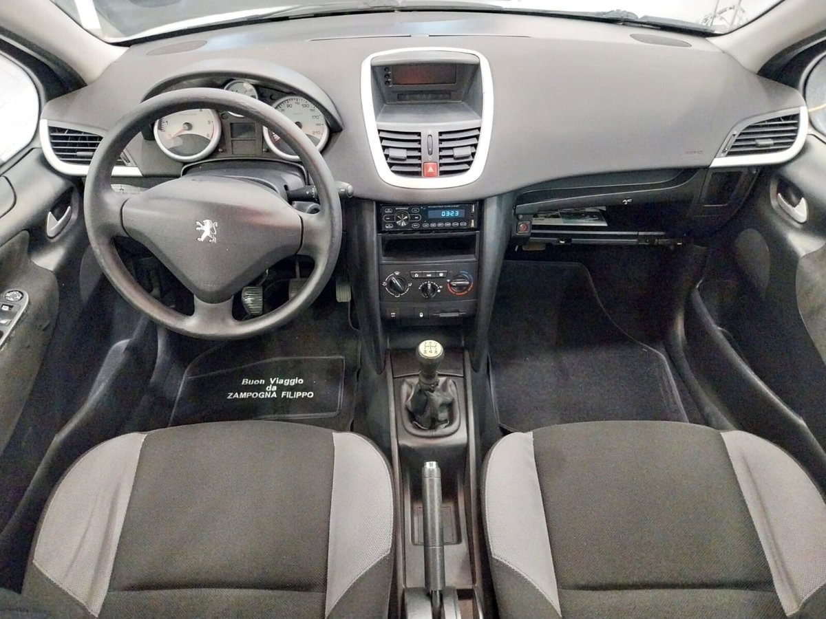 Peugeot 207 HDi 70CV 5p. XS (8)