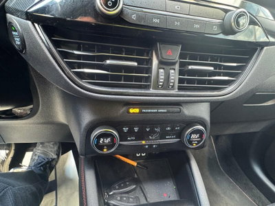 Ford Kuga 2.5 Full Hybrid 190 CV CVT 2WD ST-Line Design (12)