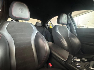 Alfa Romeo Giulia 2.9 T V6 AT8 Quadrifoglio (11)