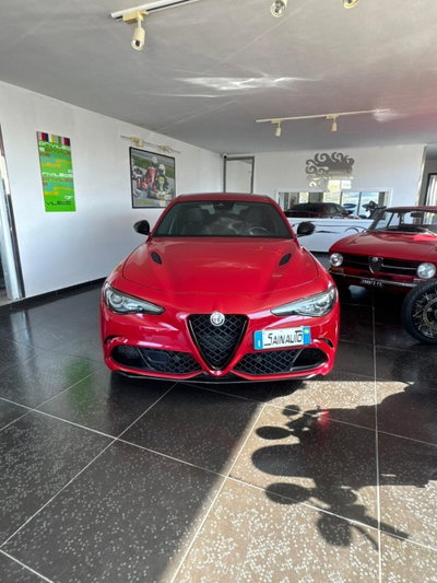 Alfa Romeo Giulia 2.9 T V6 AT8 Quadrifoglio (2)