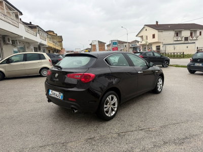 Alfa Romeo Giulietta 2.0 JTDm-2 Distinctive 140cv (7)