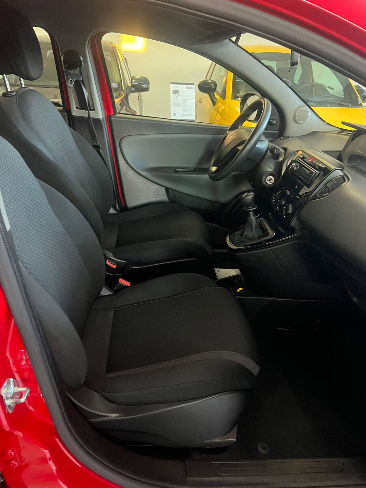 Lancia Ypsilon 1.2 69 CV 5 porte Gold (10)
