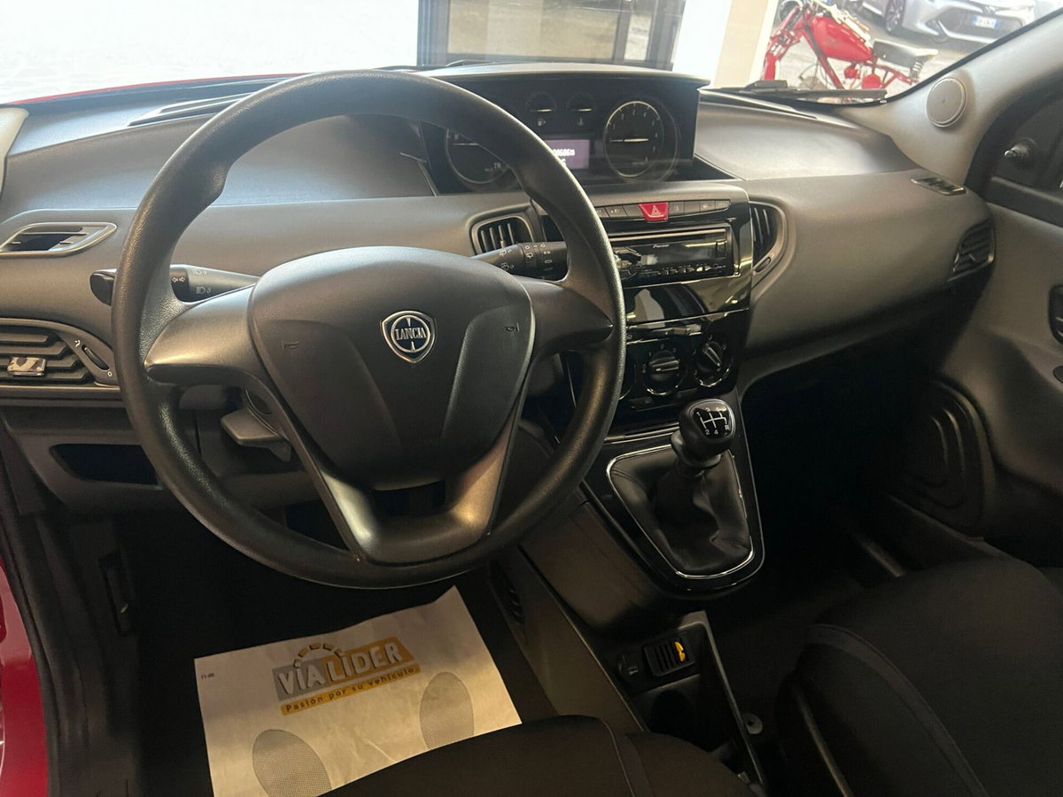 Lancia Ypsilon 1.2 69 CV 5 porte Gold (12)