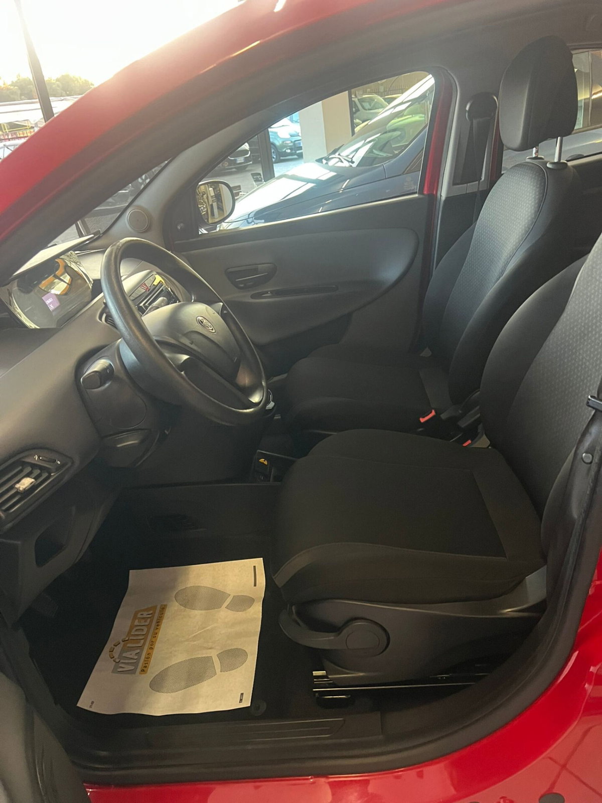 Lancia Ypsilon 1.2 69 CV 5 porte Gold (13)