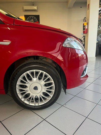 Lancia Ypsilon 1.2 69 CV 5 porte Gold (14)