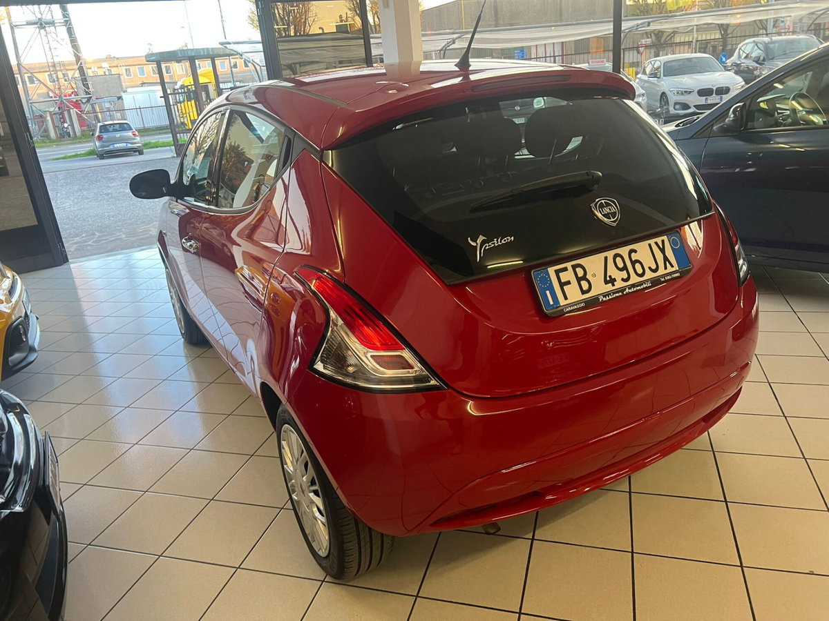 Lancia Ypsilon 1.2 69 CV 5 porte Gold (4)