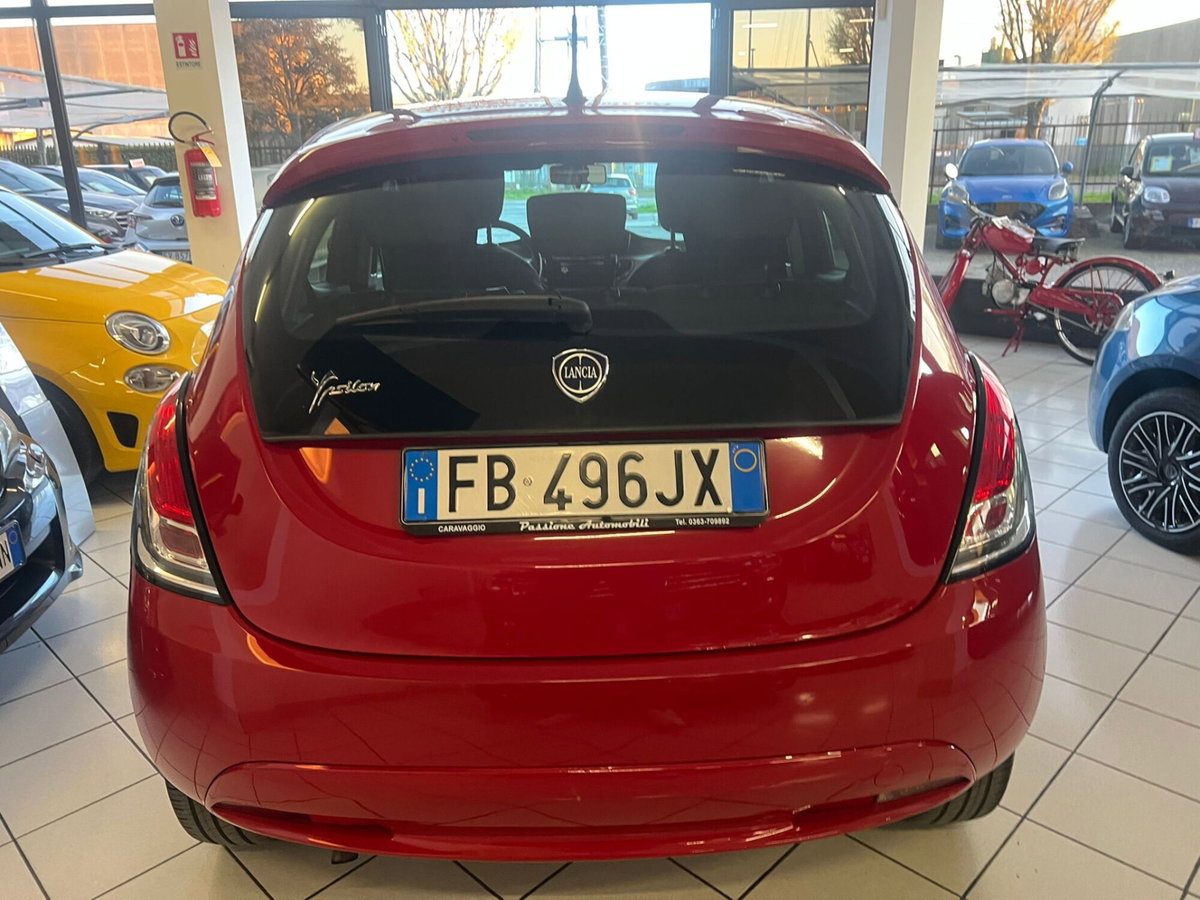 Lancia Ypsilon 1.2 69 CV 5 porte Gold (5)