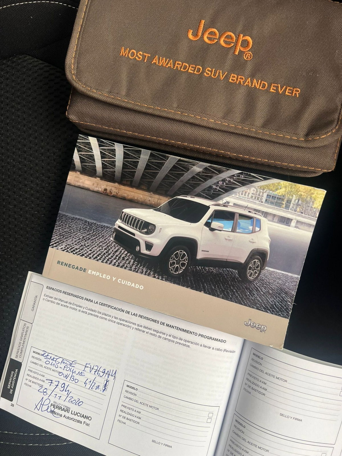Jeep Renegade 1.3 T4 DDCT Limited (13)