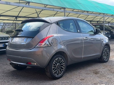 Lancia Ypsilon 1.2 69 CV 5 porte GPL Ecochic Gold (6)
