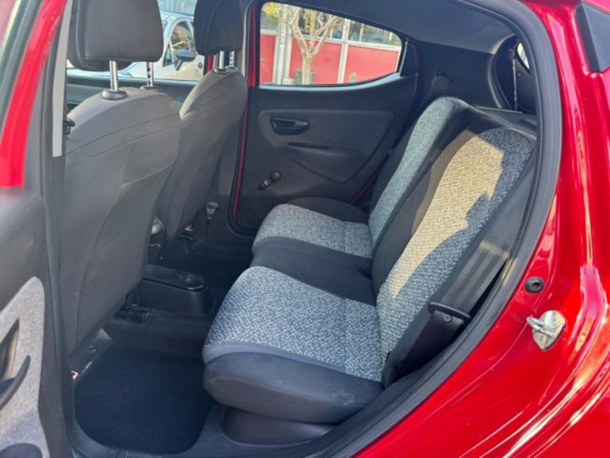 Lancia Ypsilon 1.0 FireFly 5 porte S&S Hybrid Ecochic Silver (12)