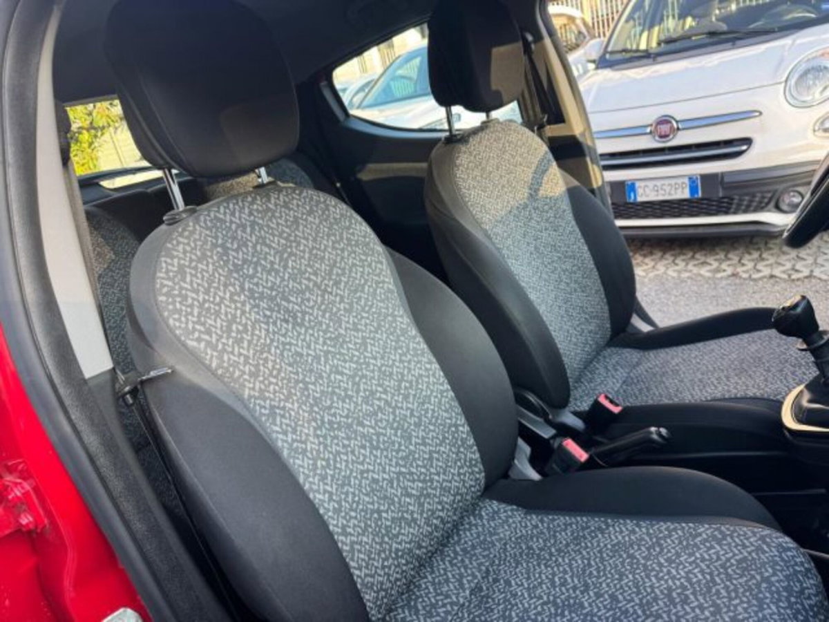 Lancia Ypsilon 1.0 FireFly 5 porte S&S Hybrid Ecochic Silver (13)