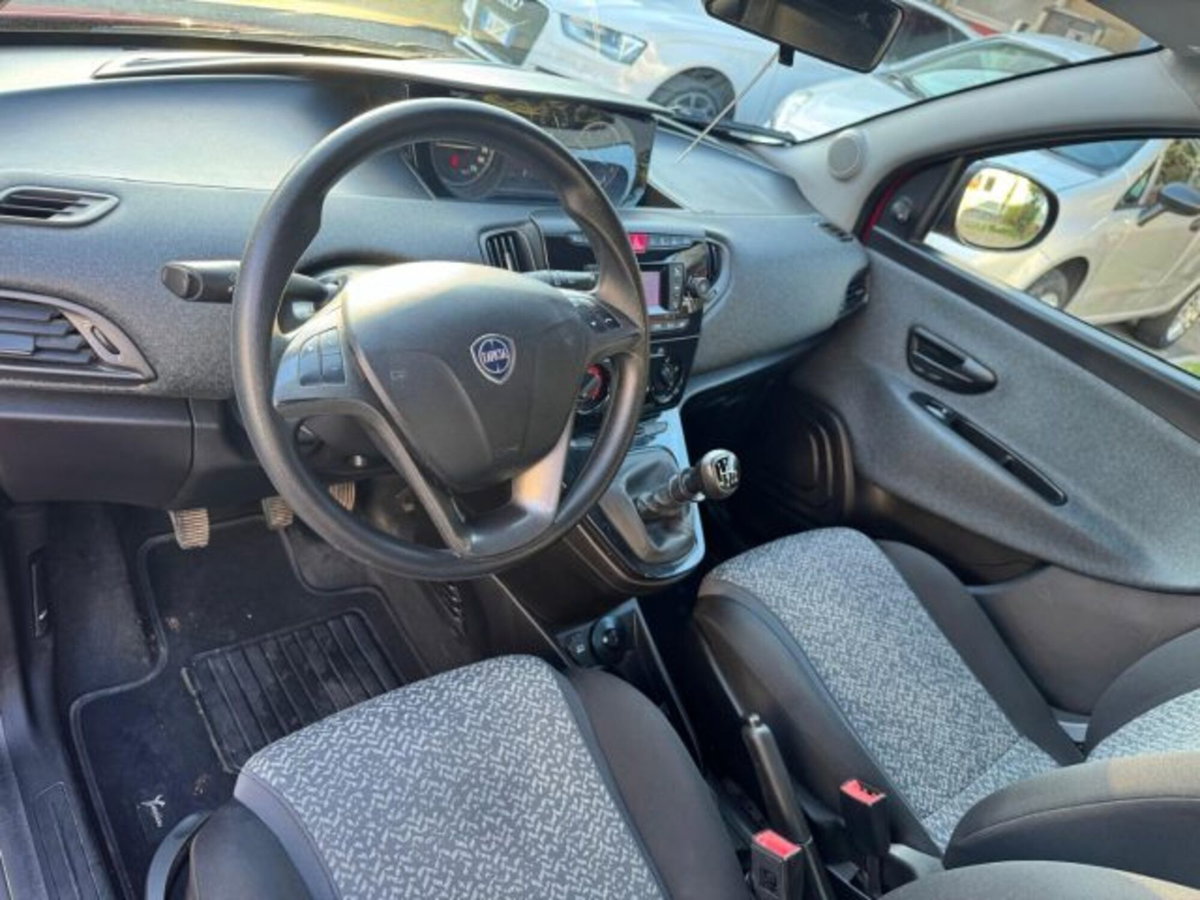 Lancia Ypsilon 1.0 FireFly 5 porte S&S Hybrid Ecochic Silver (14)