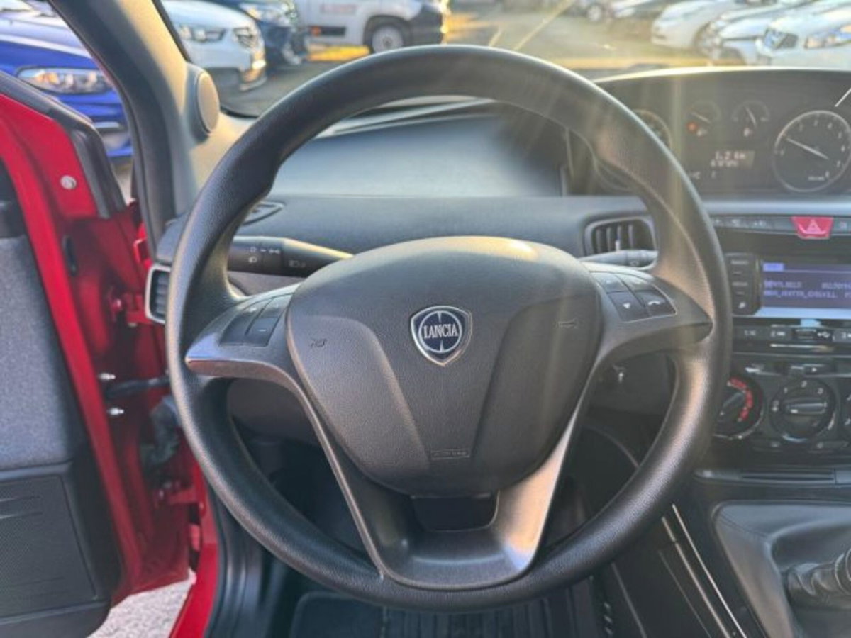 Lancia Ypsilon 1.0 FireFly 5 porte S&S Hybrid Ecochic Silver (9)