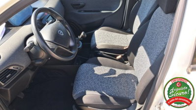 Lancia Ypsilon 1.0 FireFly 5 porte S&S Hybrid Ecochic Silver (3)