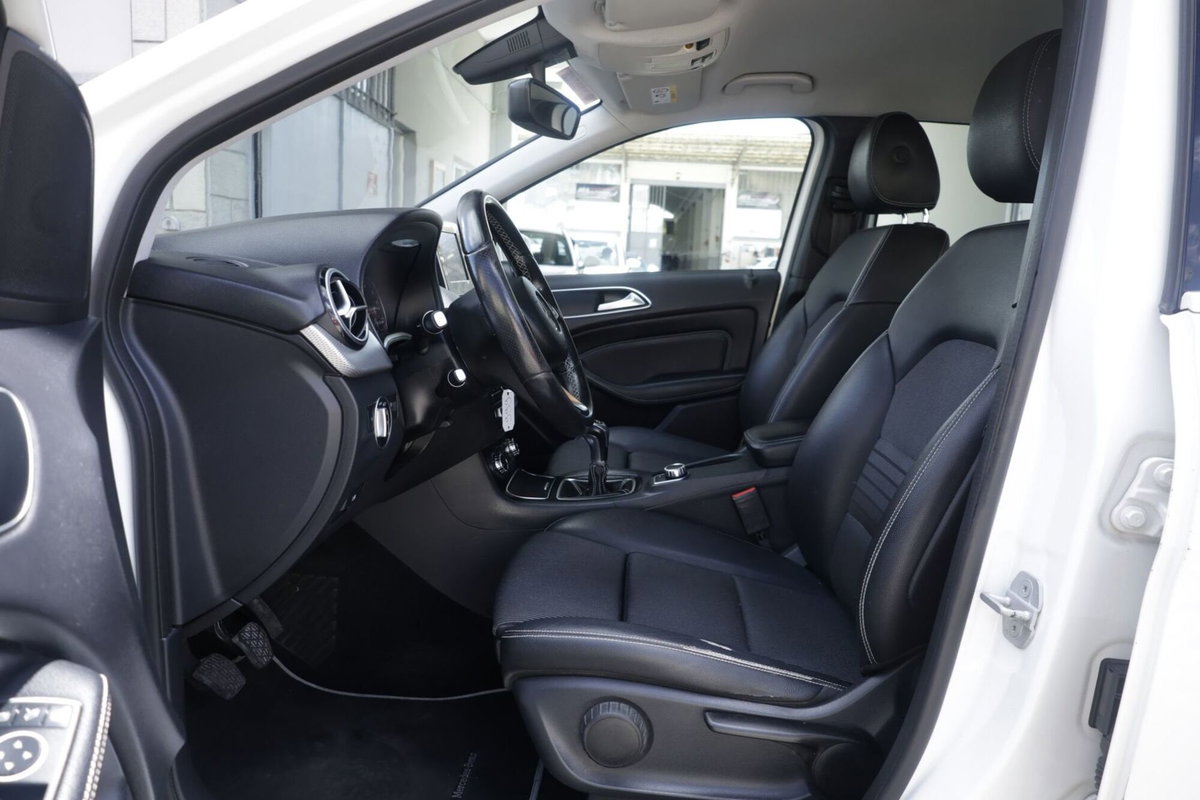 Mercedes-Benz Classe B 200 d Automatic Business (19)