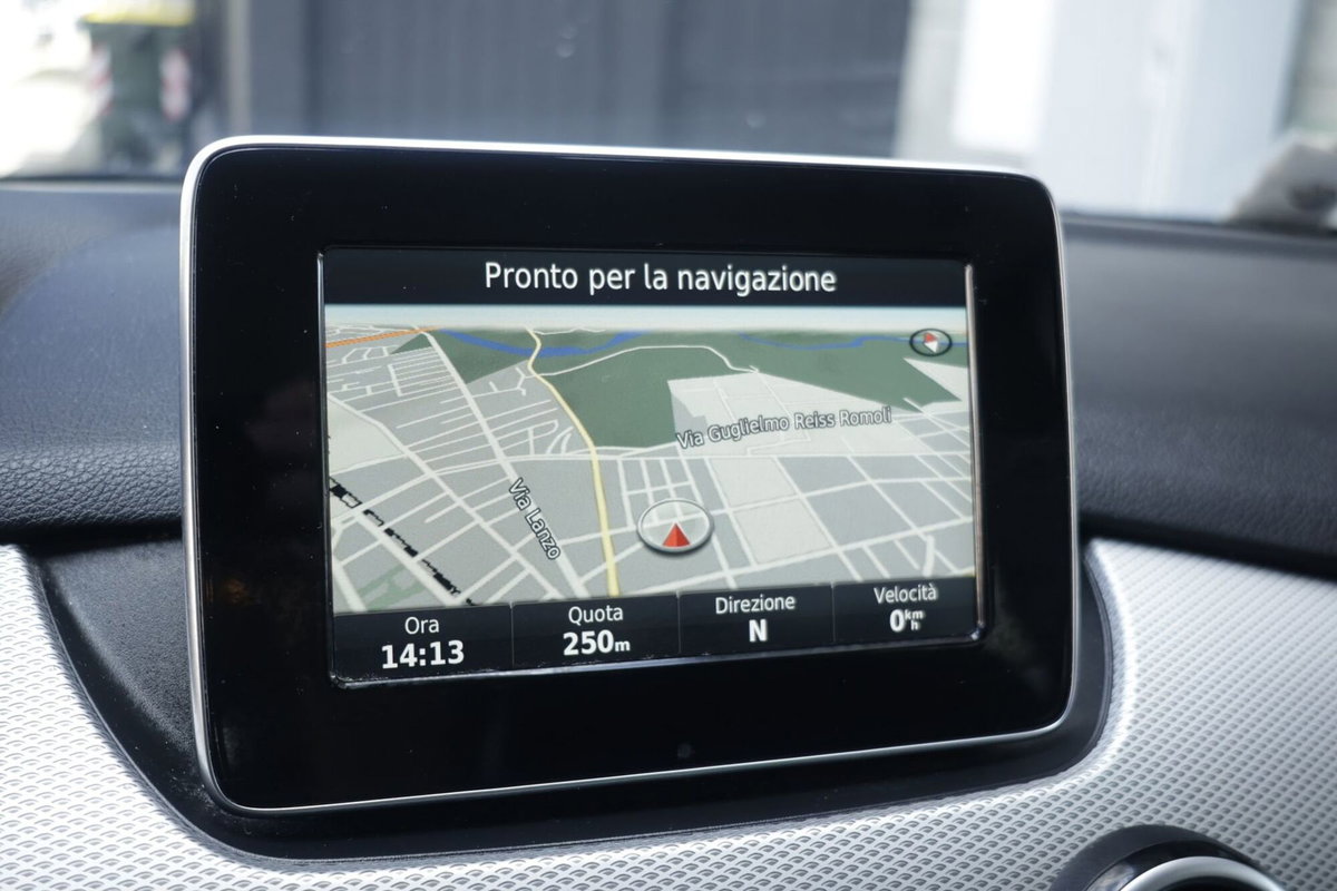 Mercedes-Benz Classe B 200 d Automatic Business (7)
