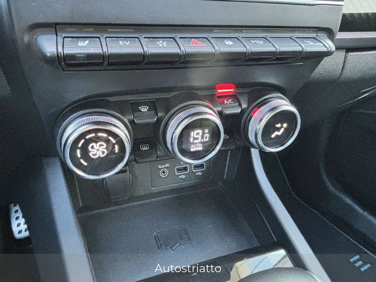 Renault Captur Full Hybrid E-Tech 145 CV Techno Fast Track (10)