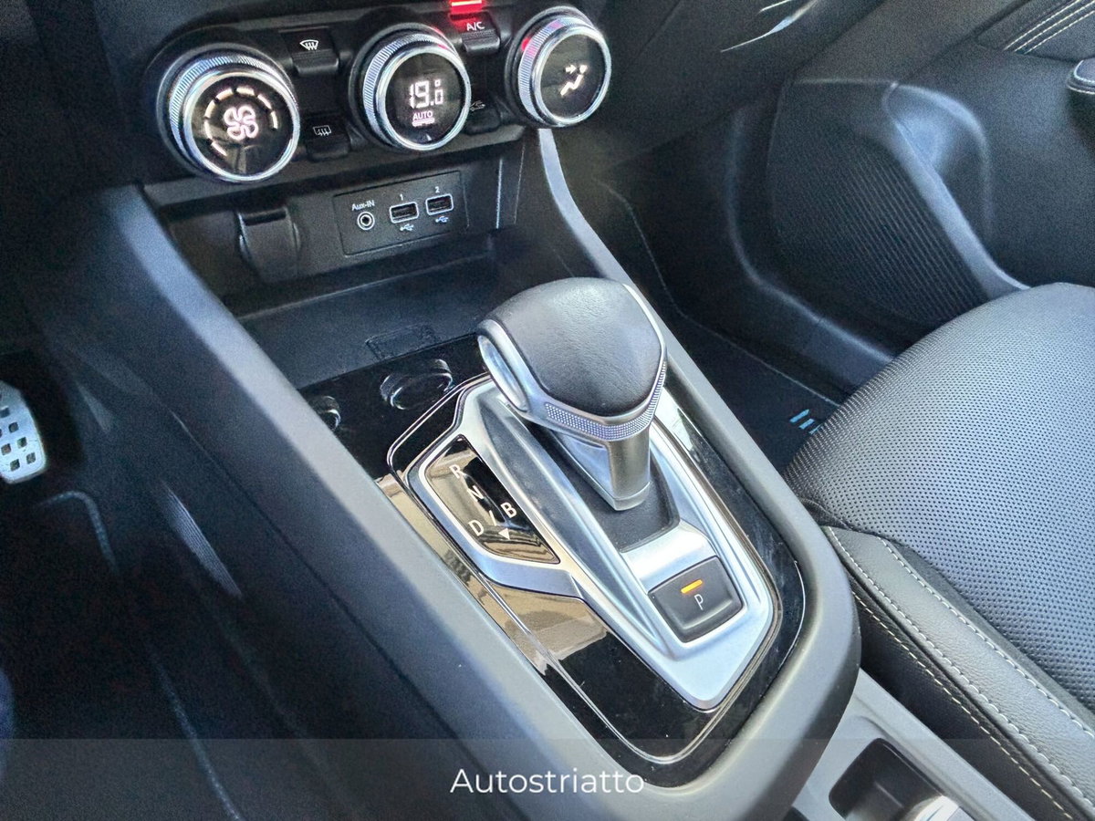 Renault Captur Full Hybrid E-Tech 145 CV Techno Fast Track (11)