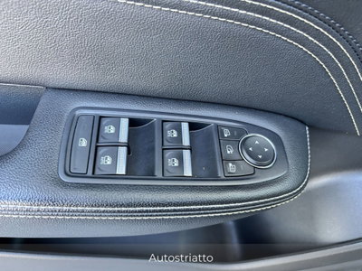 Renault Captur Full Hybrid E-Tech 145 CV Techno Fast Track (12)