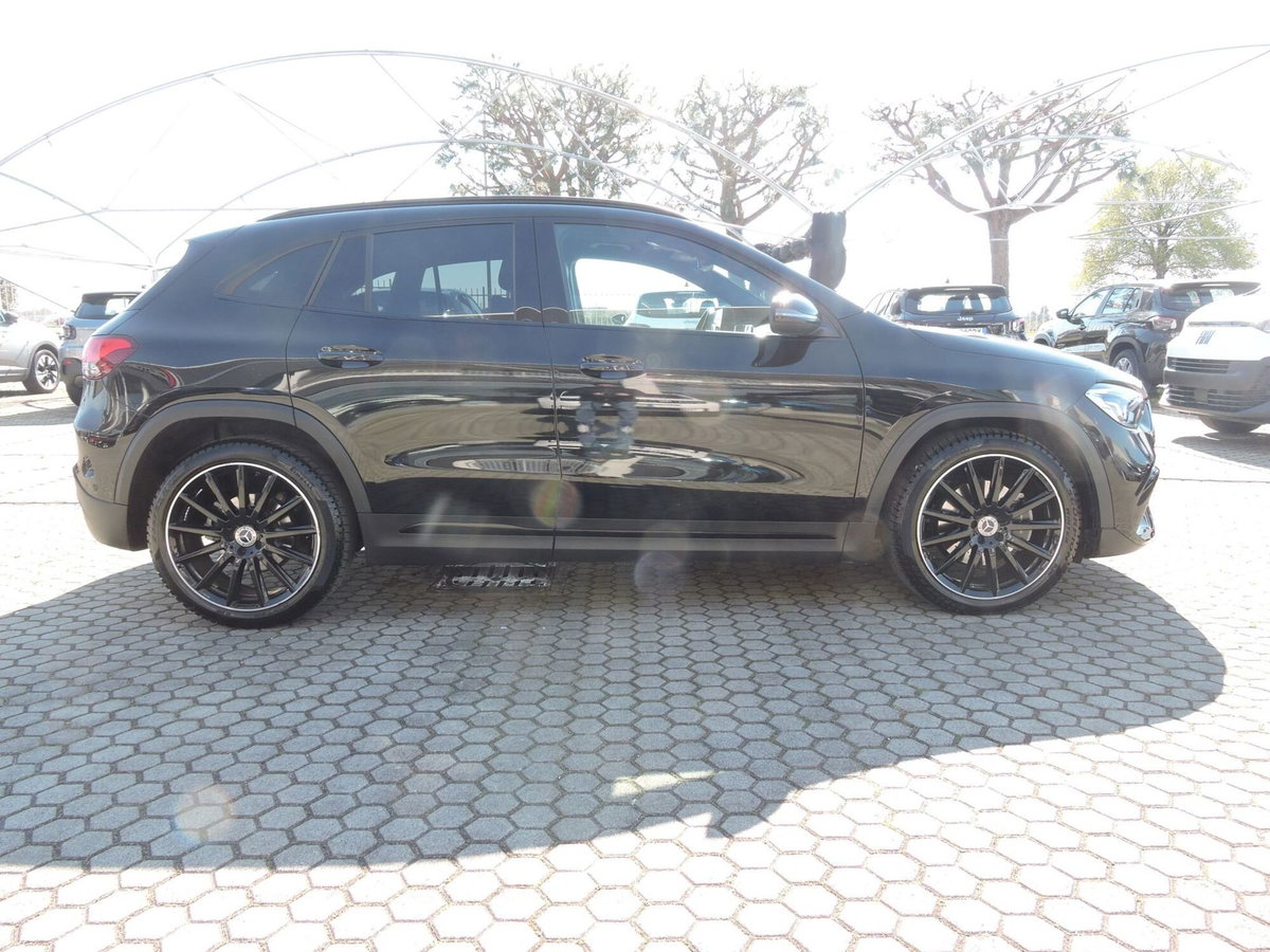 Mercedes-Benz GLA SUV 200 d Automatic Premium (4)