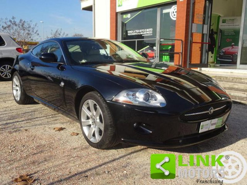 Jaguar XK 4.2 V8 Coupé