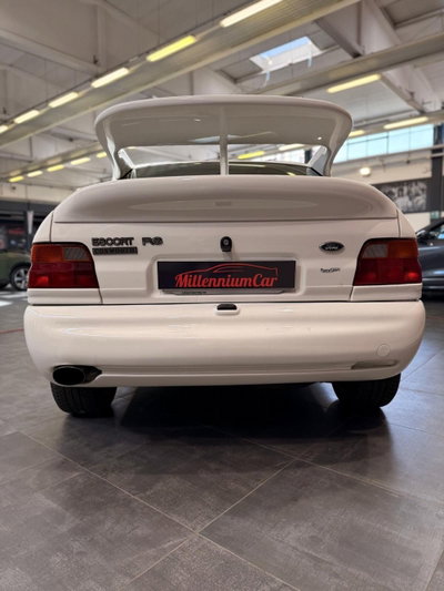 Ford Escort 1.6i turbo RS (5)