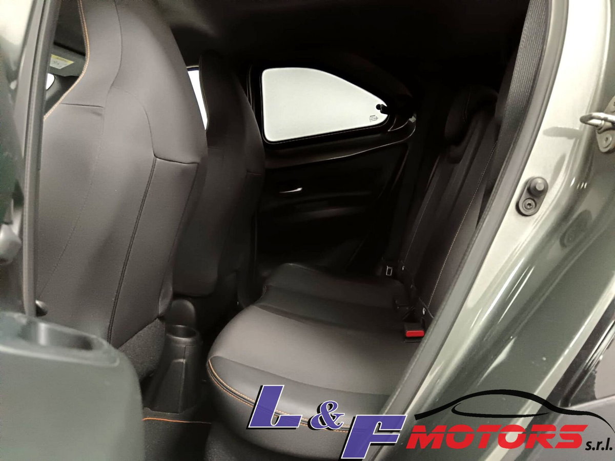 Toyota Aygo X 1.0 Lounge 72cv (17)