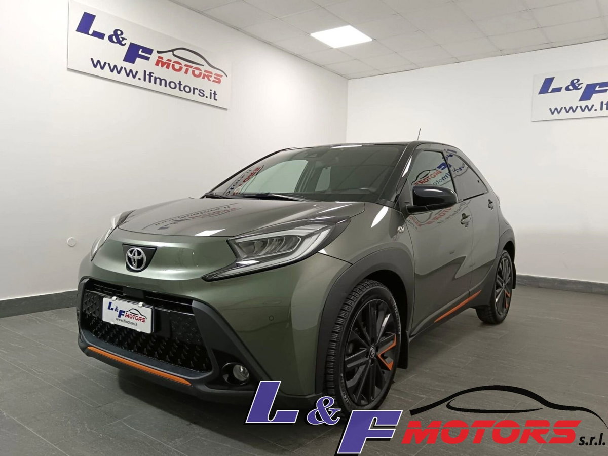 Toyota Aygo X 1.0 Lounge 72cv (2)