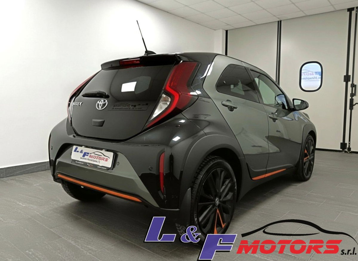 Toyota Aygo X 1.0 Lounge 72cv (5)