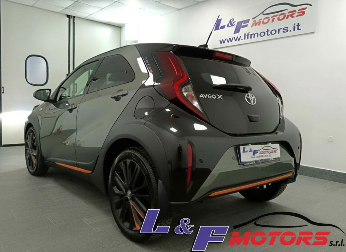 Toyota Aygo X 1.0 Lounge 72cv (7)