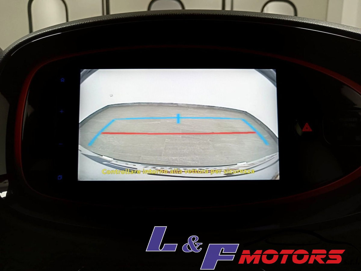 Toyota Aygo X 1.0 Lounge 72cv (9)