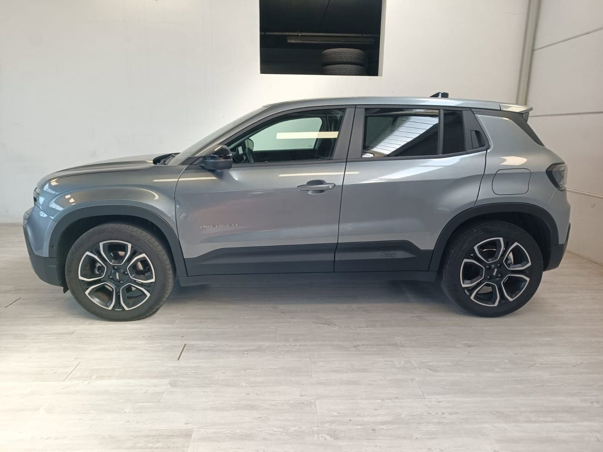 Jeep Avenger 1.2 turbo e-hybrid mhev Summit fwd 110cv edct6 (4)