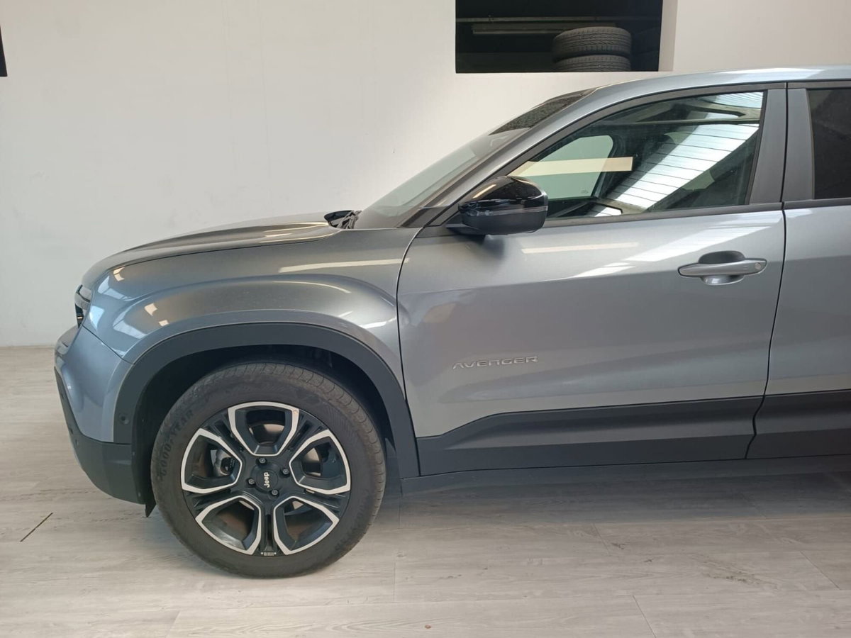 Jeep Avenger 1.2 turbo e-hybrid mhev Summit fwd 110cv edct6 (5)