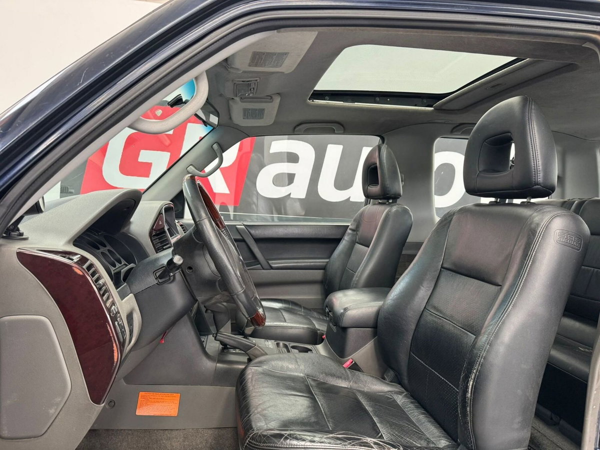 Mitsubishi Pajero 3.2 16V DI-D 3p. GLX Autocarro (11)