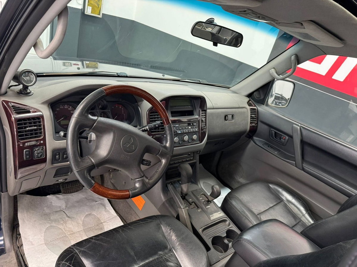 Mitsubishi Pajero 3.2 16V DI-D 3p. GLX Autocarro (12)