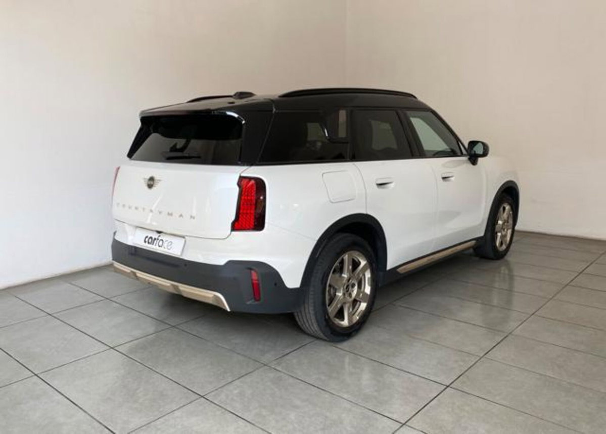 MINI Mini Countryman 2.0 Cooper D Essential Countryman (2)